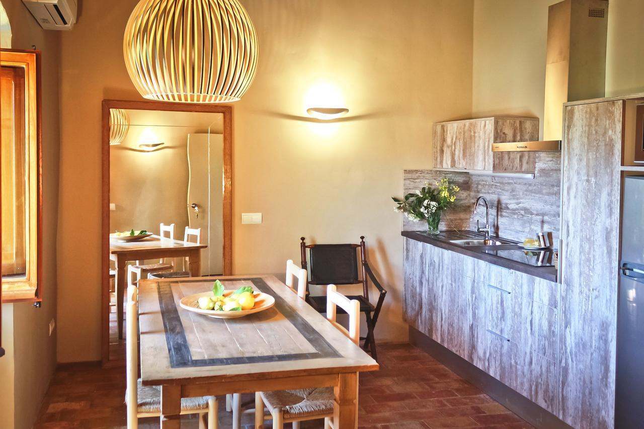 Apartamentos En La Rectoria De Regencós Екстериор снимка